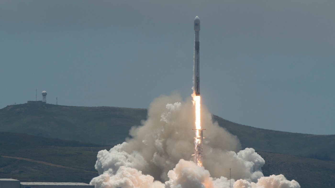 NASA/German Research Centre for Geosciences GRACE Follow-On spacecraft launch onboard a SpaceX Falcon 9 rocket